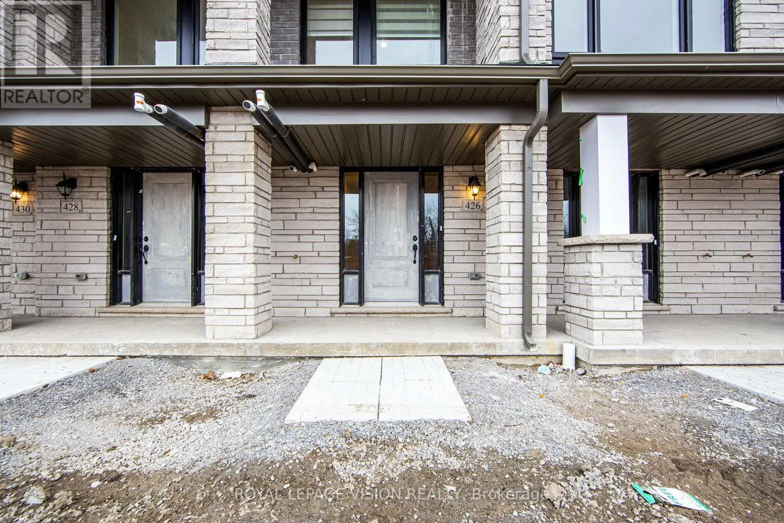 Row / Townhouse for rent: 426 Salem Road S, Ajax, Ontario L1S 7J3