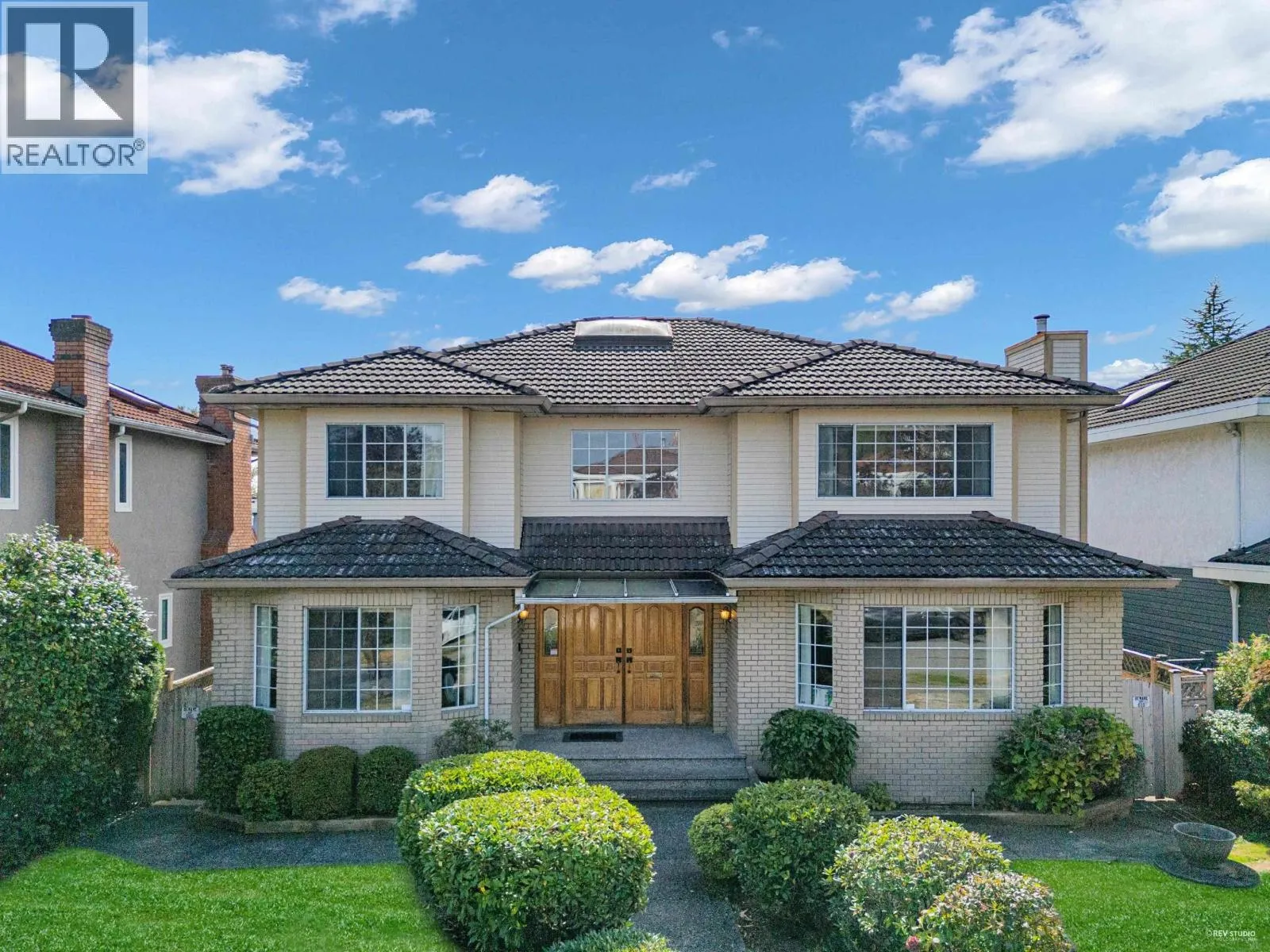 House for rent: 426 W 44th Avenue, Vancouver, British Columbia V5Y 2V6