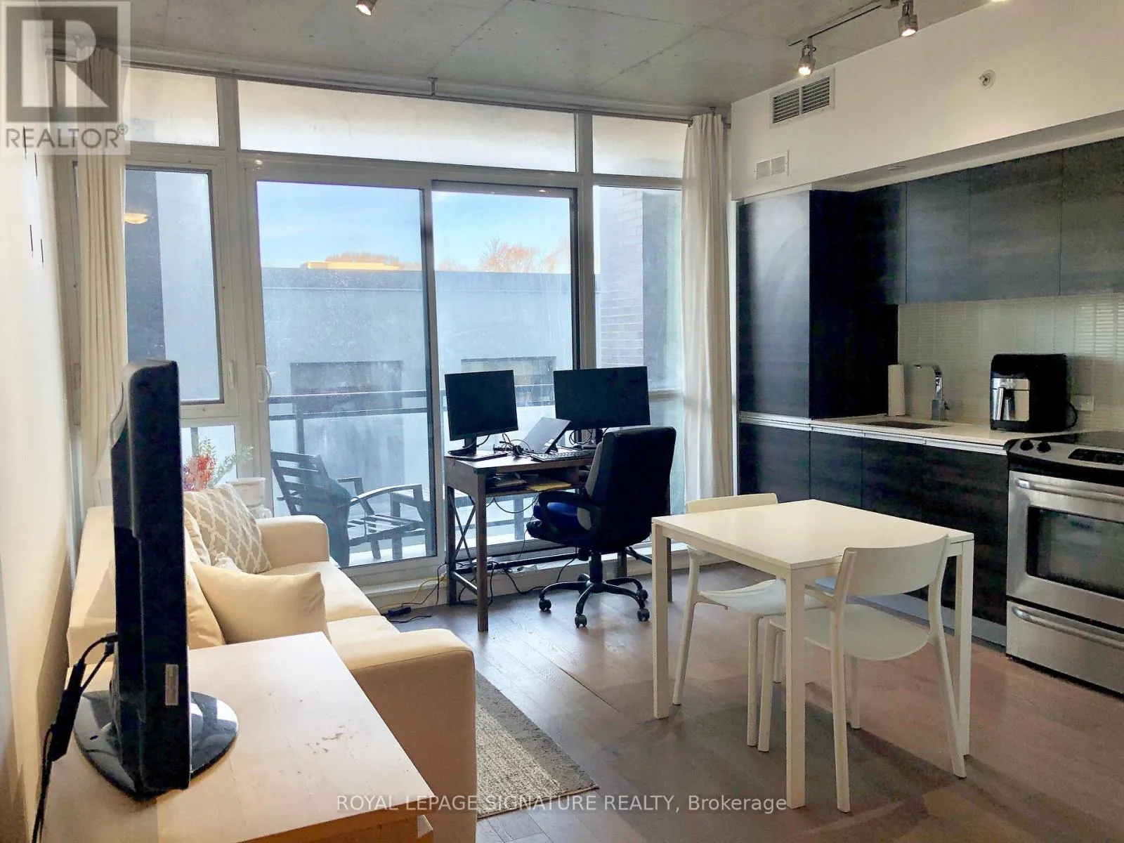 Apartment for rent: 427 - 1190 Dundas Street E, Toronto, Ontario M4M 0C5