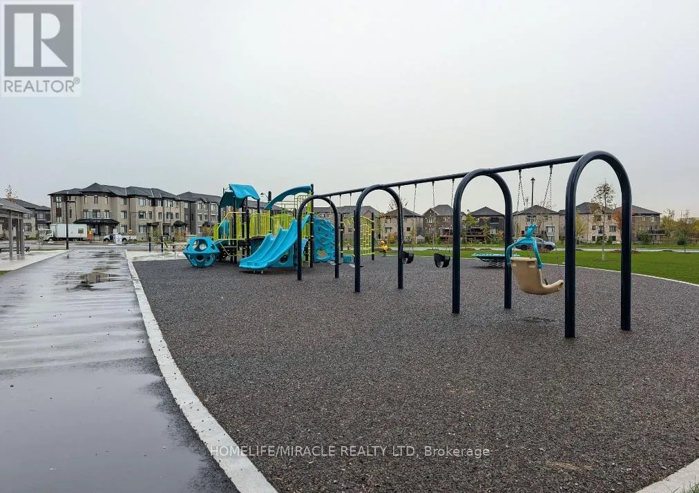 Apartment for rent: 427 - 15 Skyridge Drive, Brampton, Ontario L6P 4S3