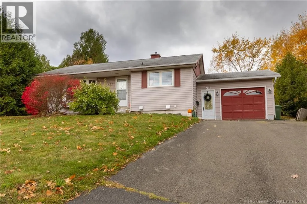 427 Holden Street, Oromocto, New Brunswick E2V 1G2