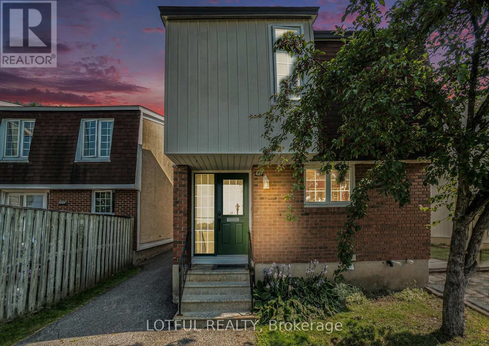 Row / Townhouse for rent: 427 Kintyre Private, Ottawa, Ontario K2C 3M9