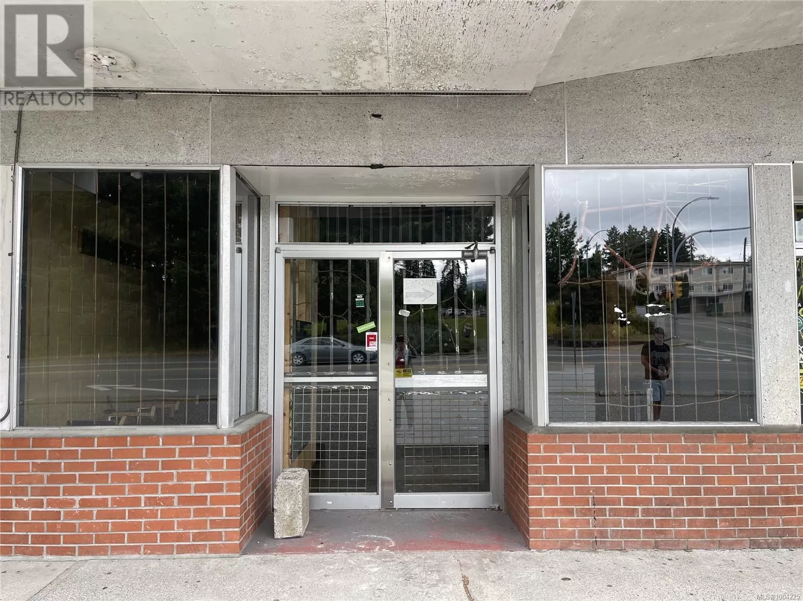 Retail for rent: 4276 10th Ave, Port Alberni, British Columbia V9Y 4X3
