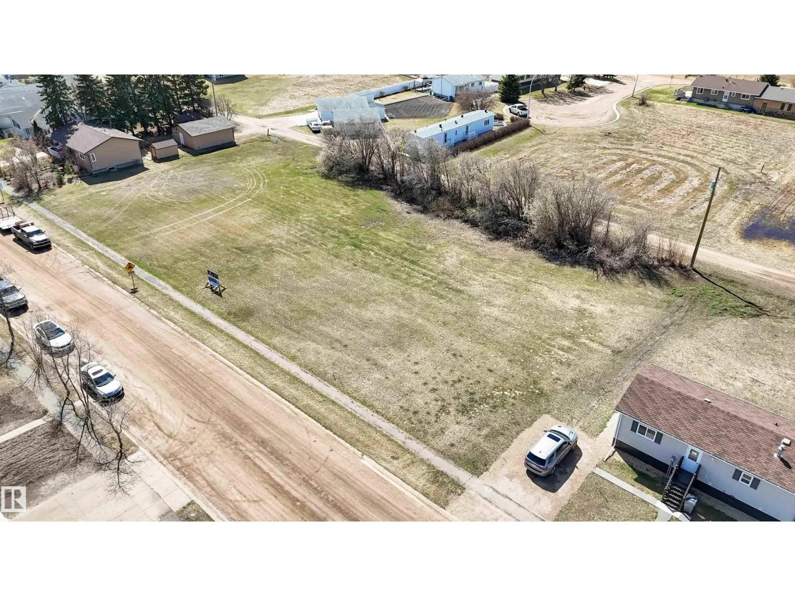 No Building for rent: 428 6 St, Thorhild, Alberta T0A 3J0