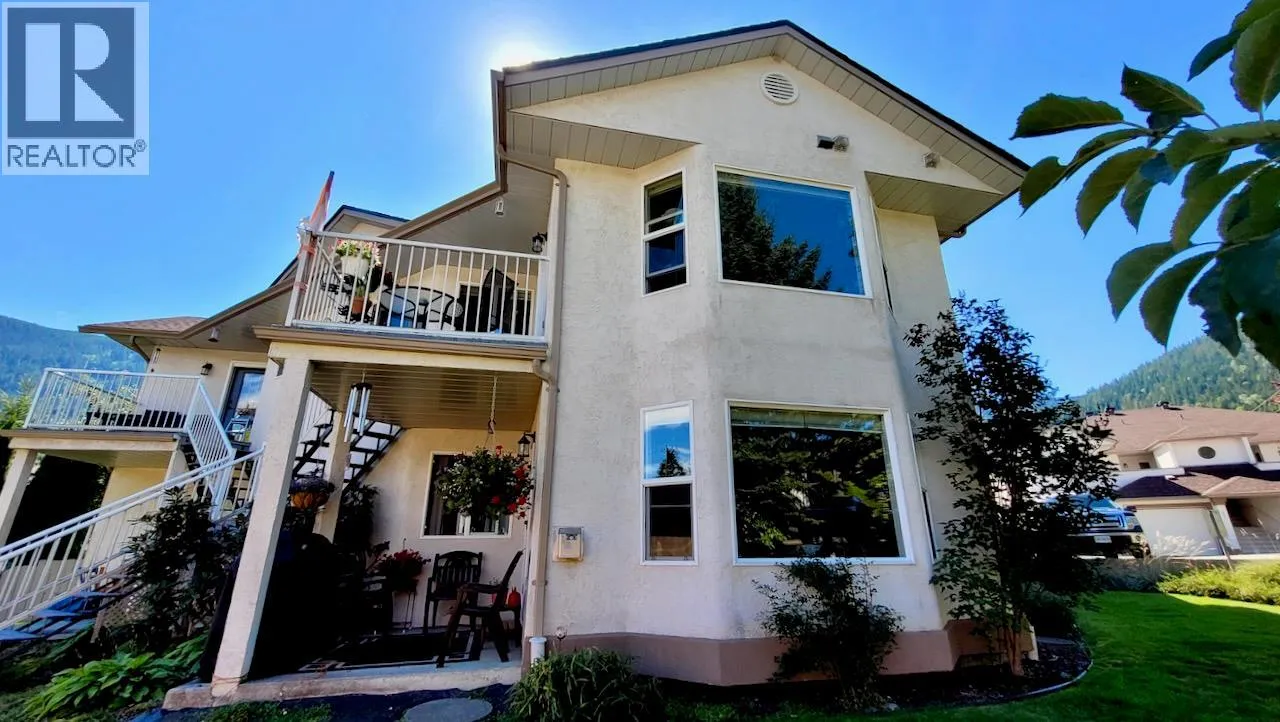 Apartment for rent: 428 Beasley Crescent W, Nelson, British Columbia V1L 5Y4