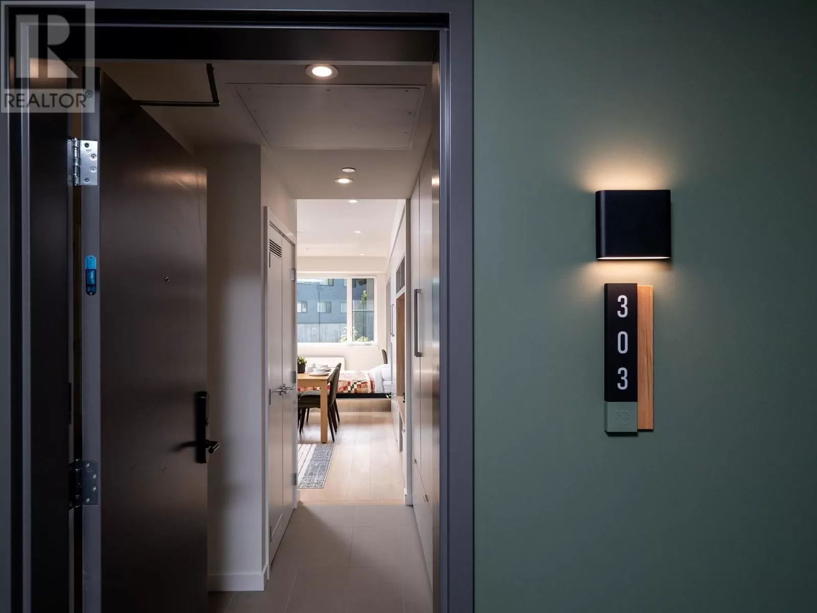 Apartment for rent: 4280 Red Mountain Road Unit# 303, Rossland, British Columbia V0G 1Y0