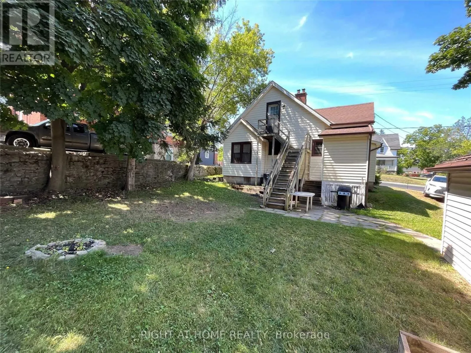 Duplex for rent: 4287 Queen  (upper Unit ) Street, Lincoln, Ontario L0R 1B0