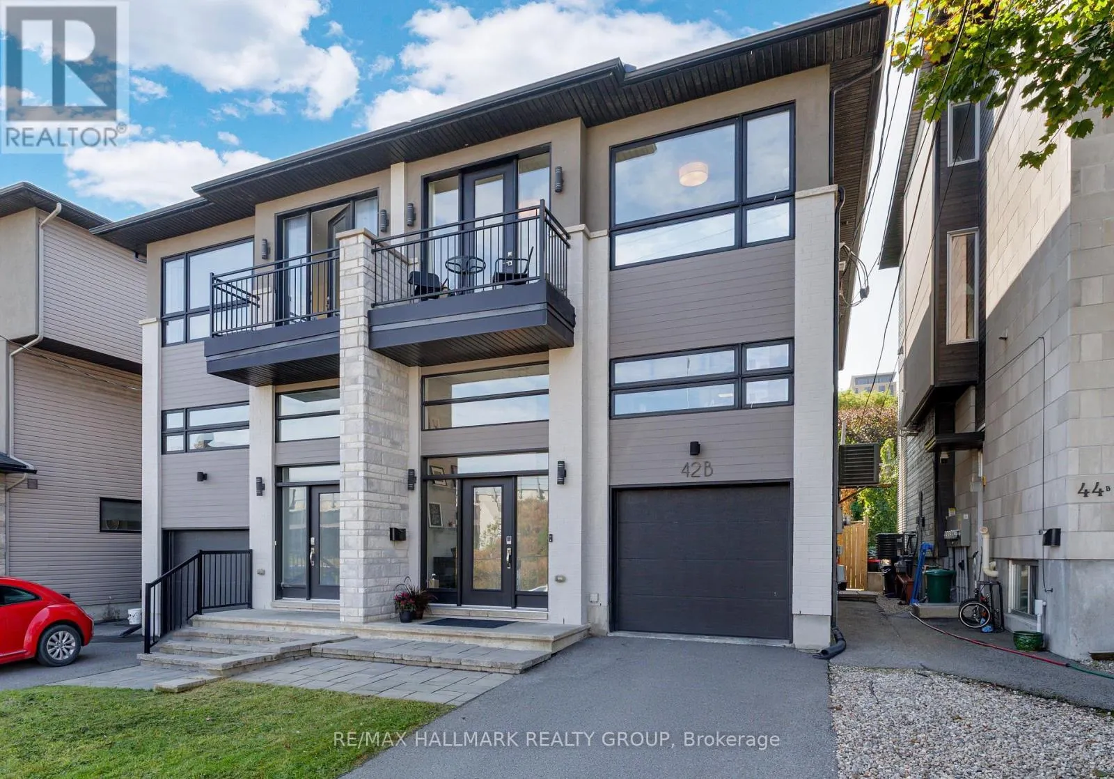 House for rent: 42b Young Street, Ottawa, Ontario K1S 3H7