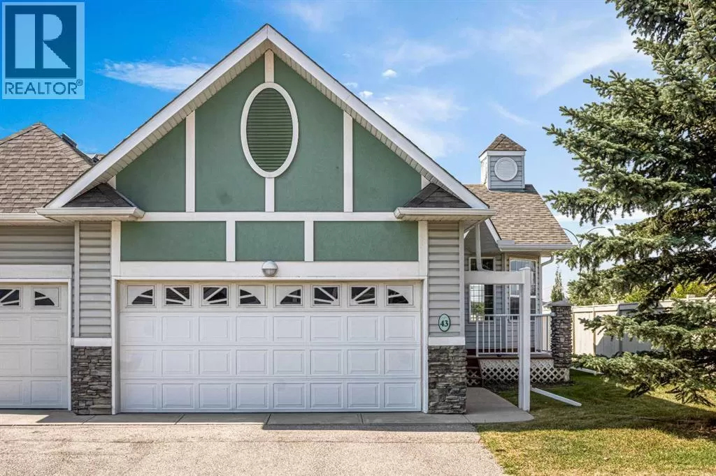 Row / Townhouse for rent: 43, 1008 Woodside Way Nw, Airdrie, Alberta T4B 2T8