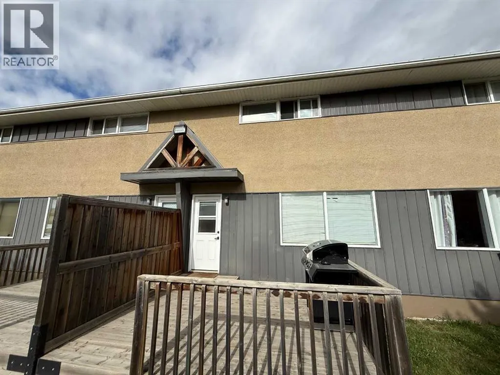 Row / Townhouse for rent: 43, 114 Hardisty Avenue, Hinton, Alberta T7V 1B5