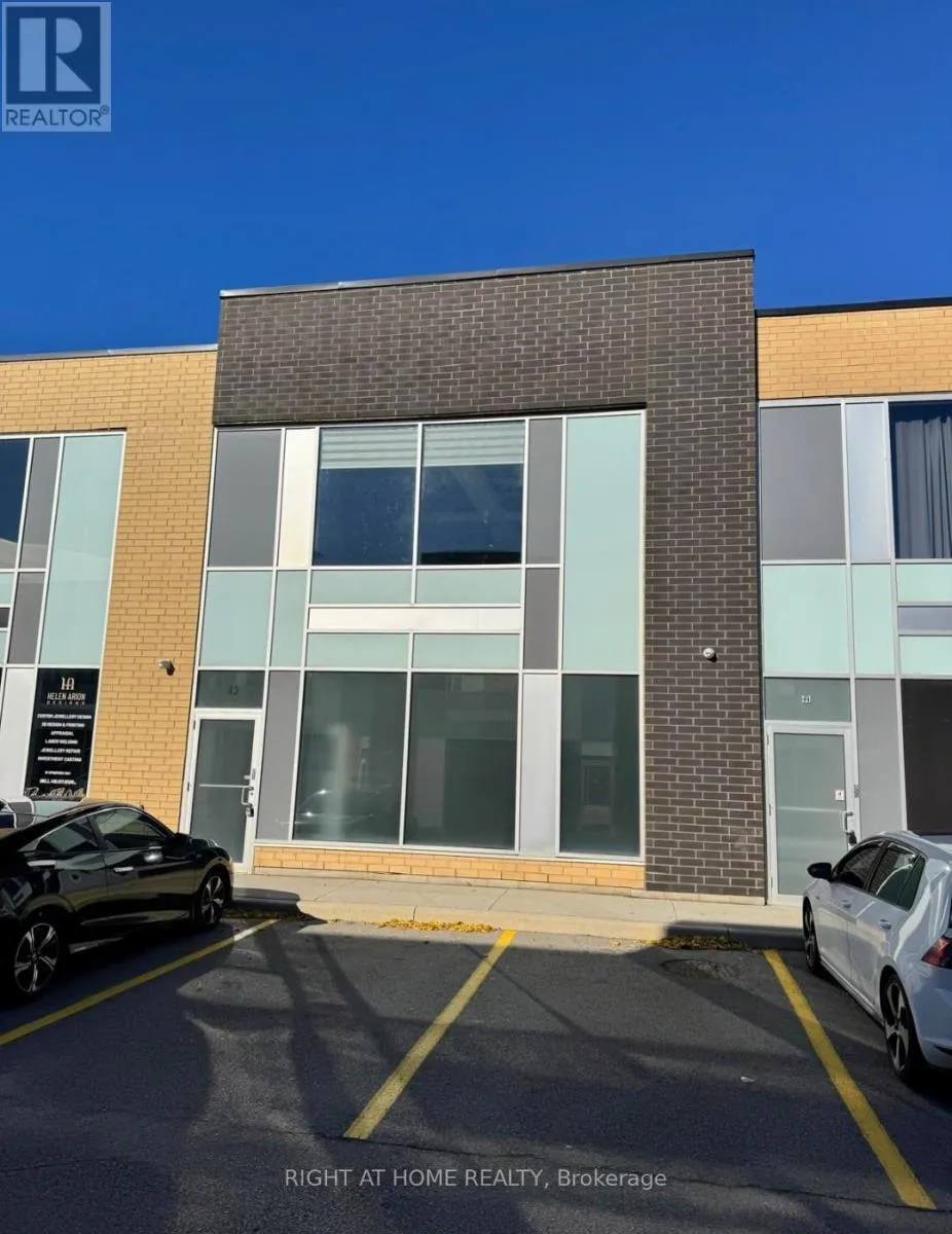 43 - 1215 Queensway E 43 Avenue E, Mississauga, Ontario L4Y 0G4