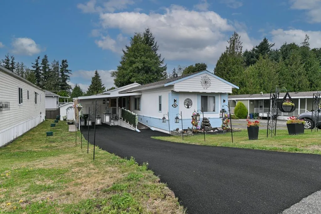 Manufactured Home for rent: 43 2035 Martens St. Street, Abbotsford, British Columbia V2T 6M4