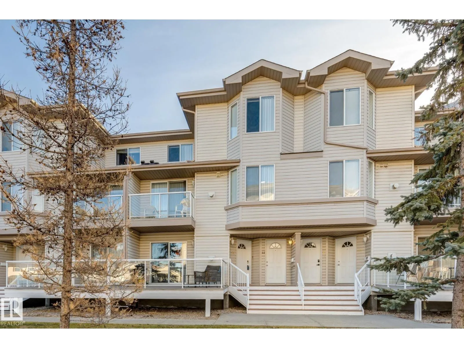 Row / Townhouse for rent: #43 2505 42 St Nw, Edmonton, Alberta T6L 7G8