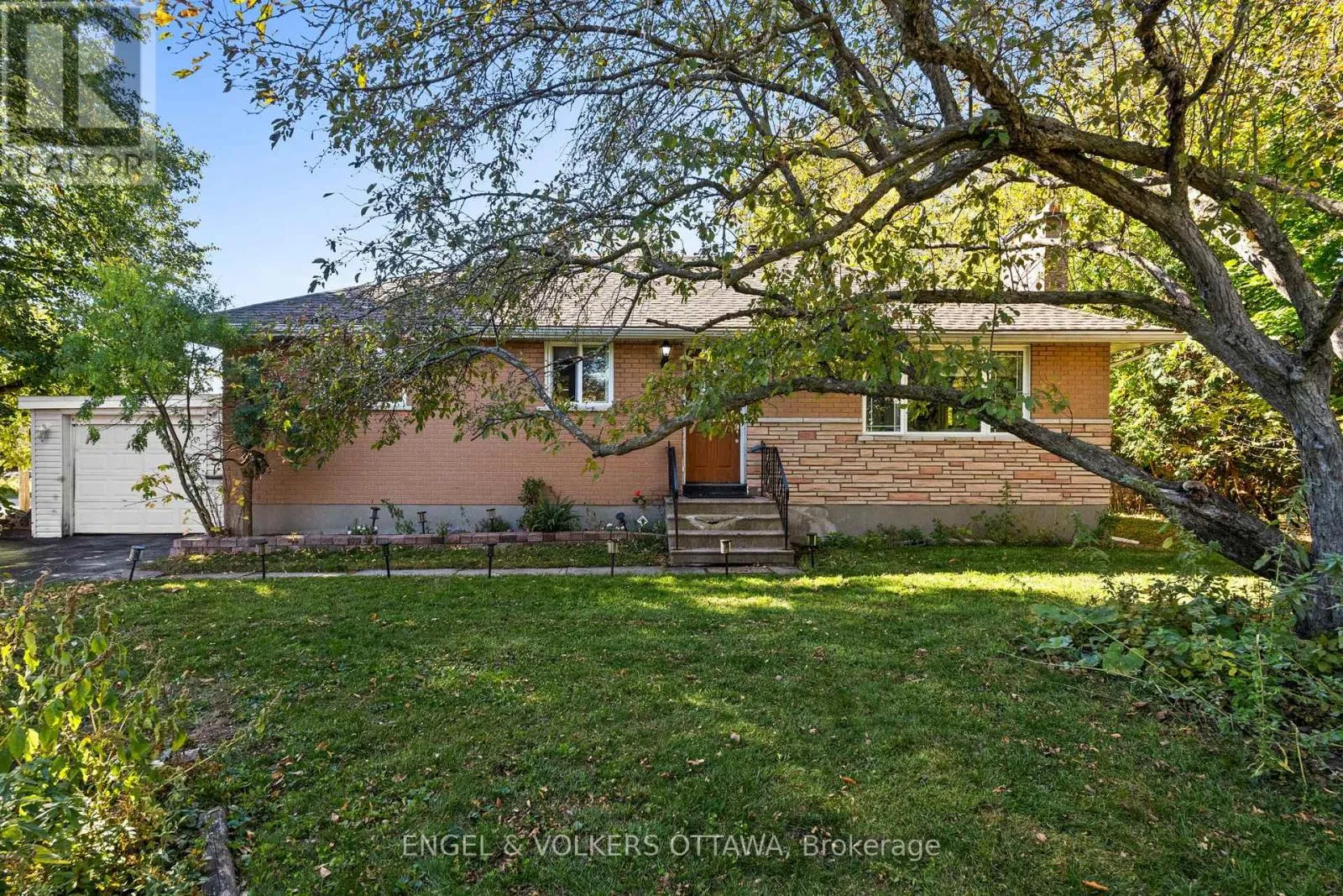 House for rent: 43 Cordova Street, Ottawa, Ontario K2G 1N3