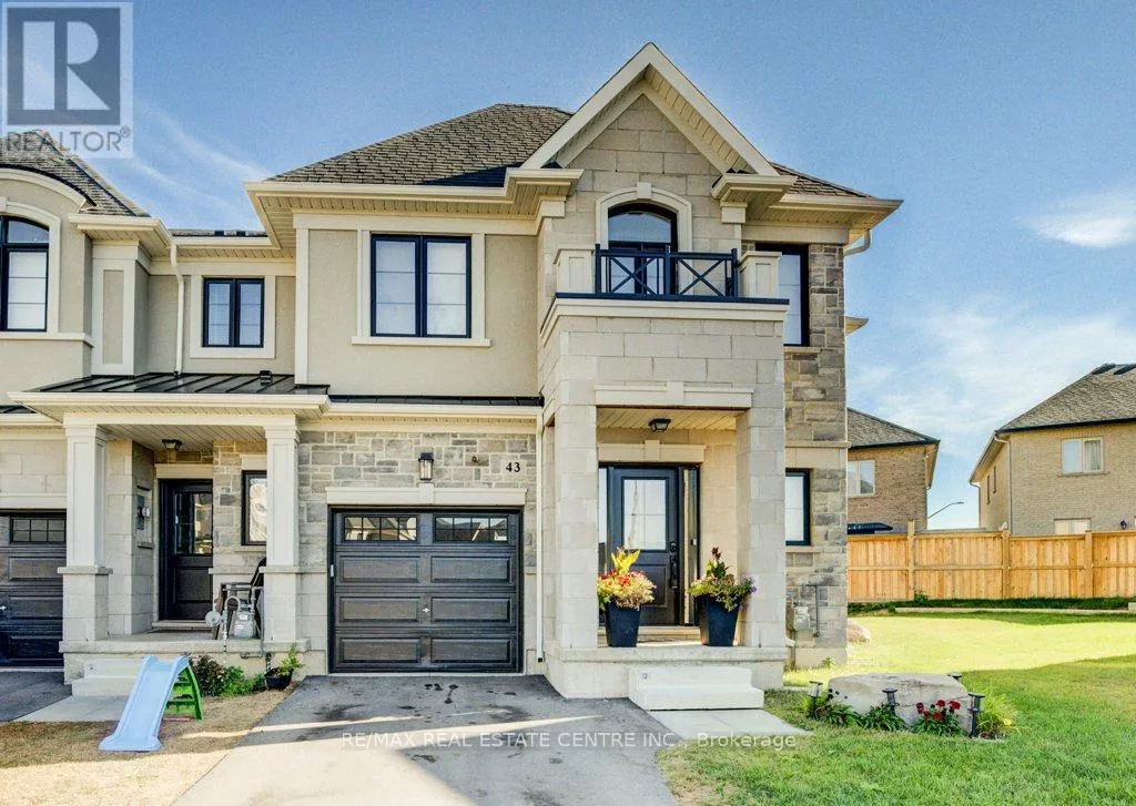 Row / Townhouse for rent: 43 Genoa Drive, Hamilton, Ontario L9B 0K1