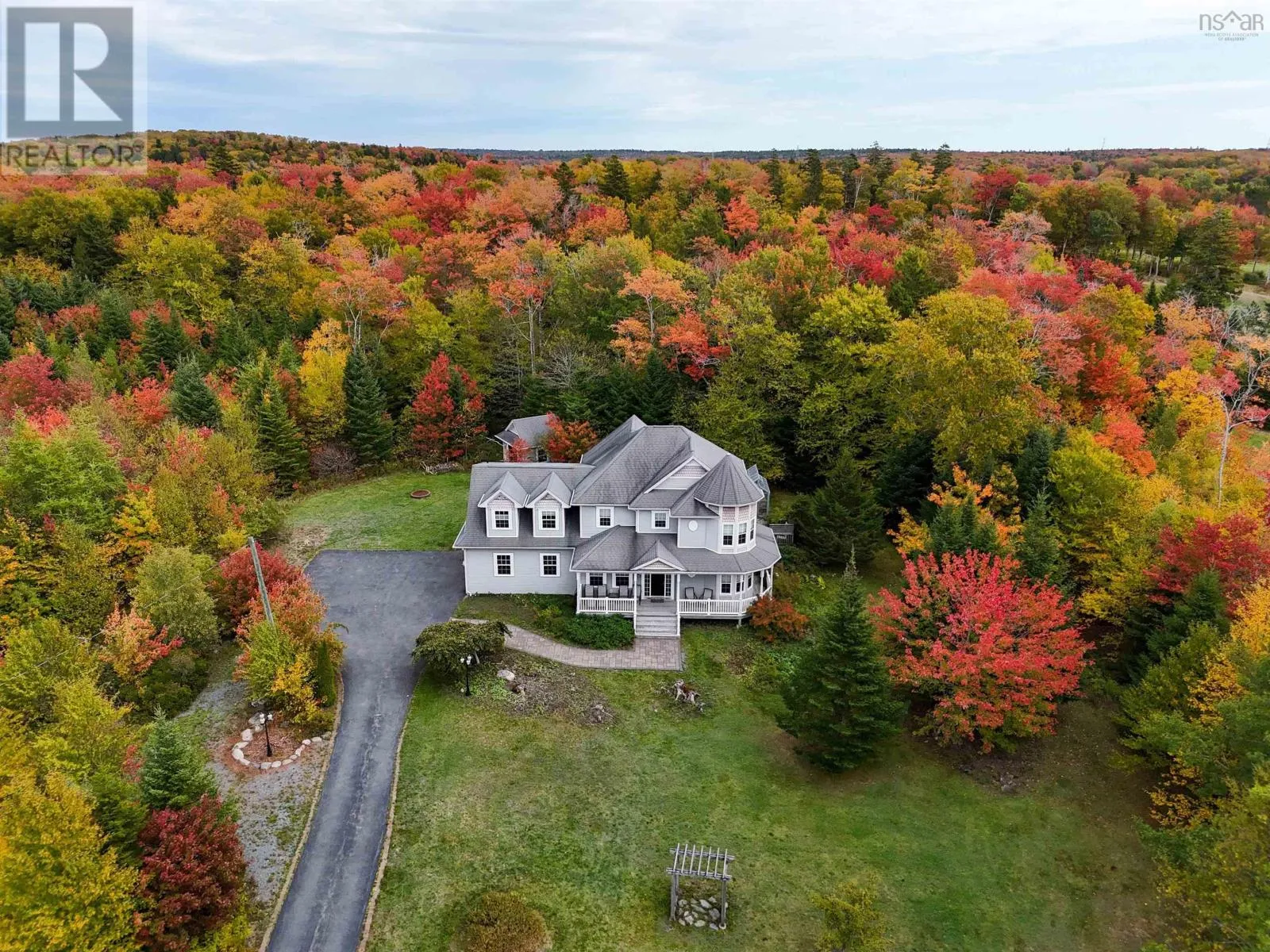 House for rent: 43 Glen Torridon Court, Hammonds Plains, Nova Scotia B4B 1W3