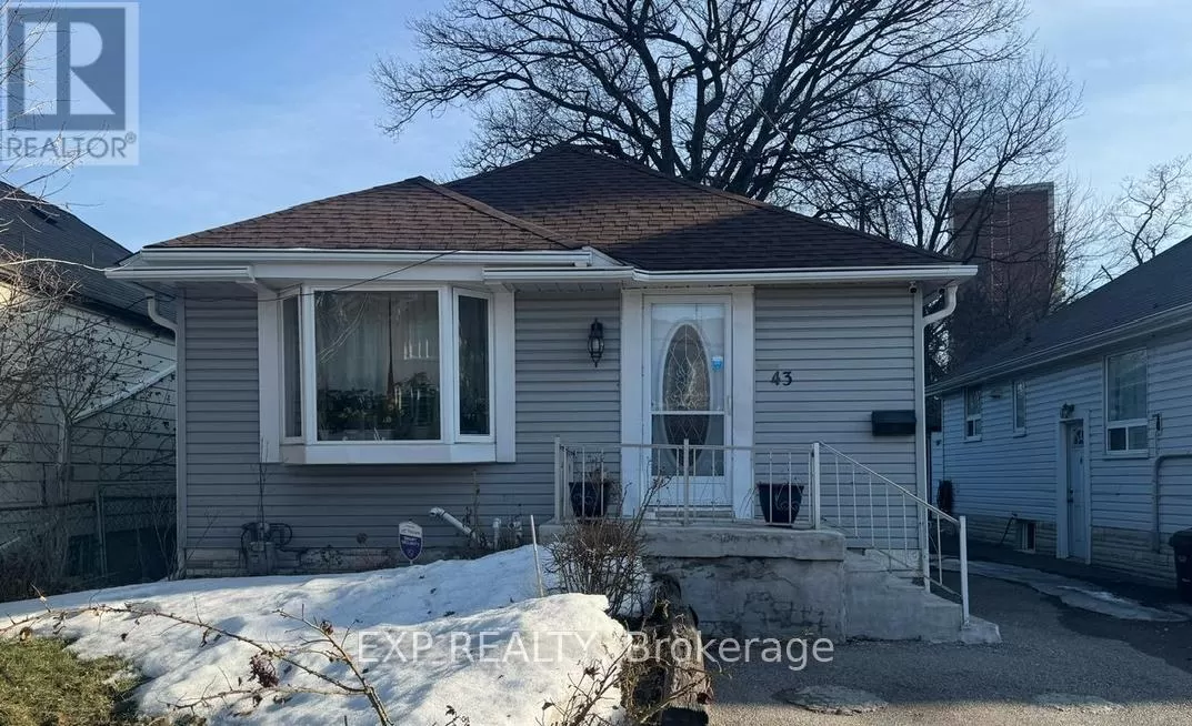 House for rent: 43 Harding Avenue, Toronto, Ontario M6M 3A3