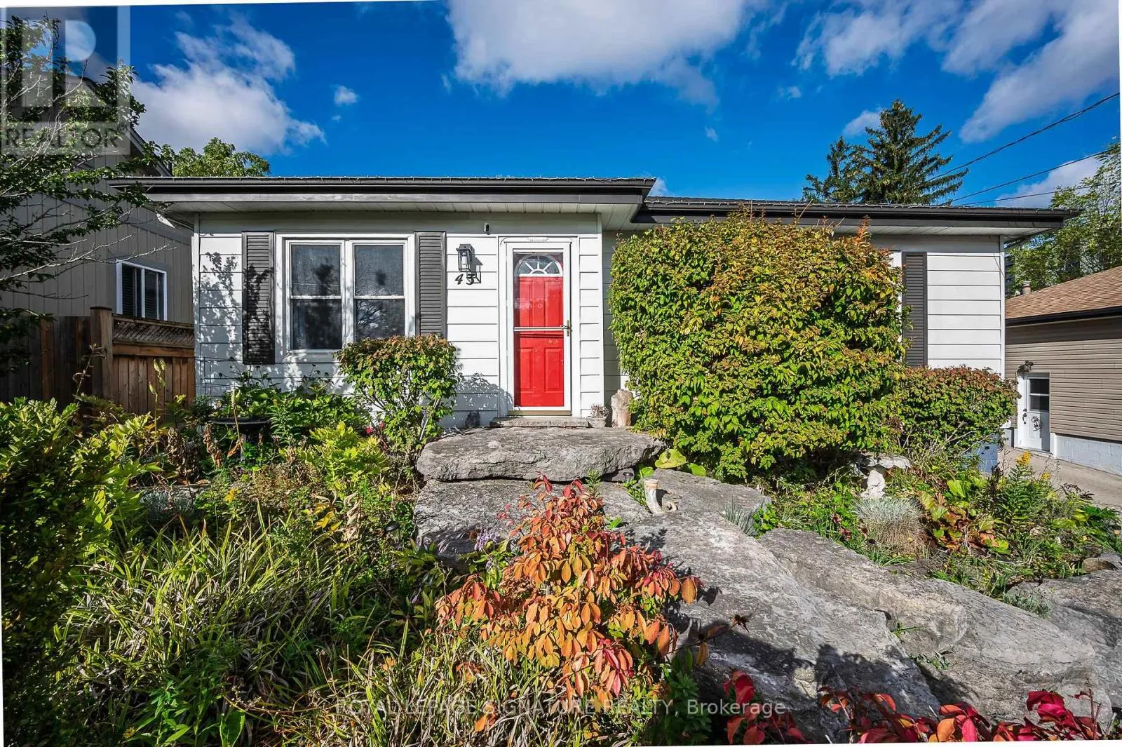 House for rent: 43 Lake Avenue N, Hamilton, Ontario L8E 1L2