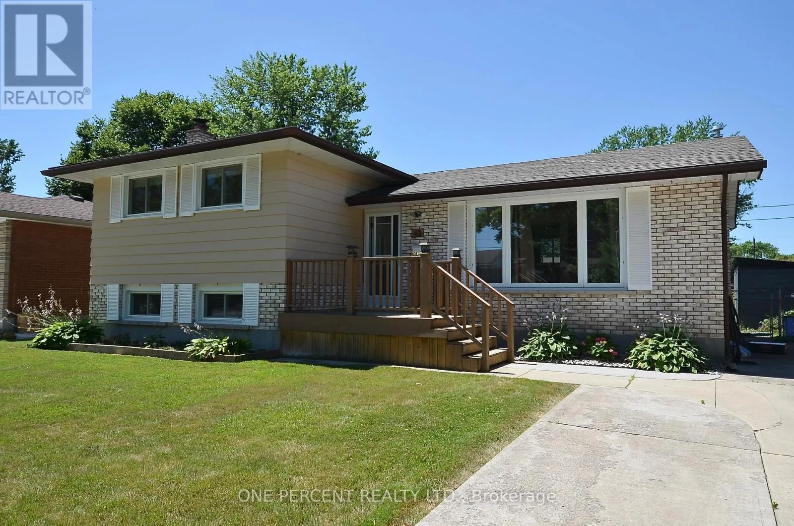 House for rent: 43 Loyalist Drive, Welland, Ontario L3C 2X9