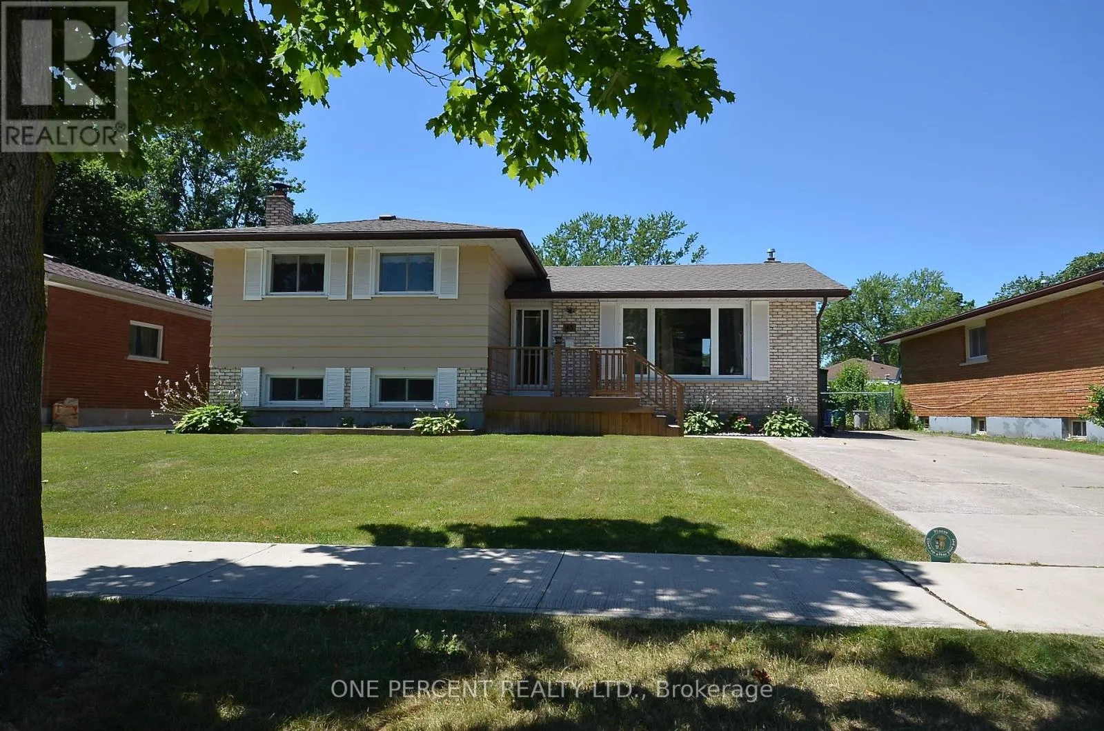 House for rent: 43 Loyalist Drive, Welland, Ontario L3C 2X9