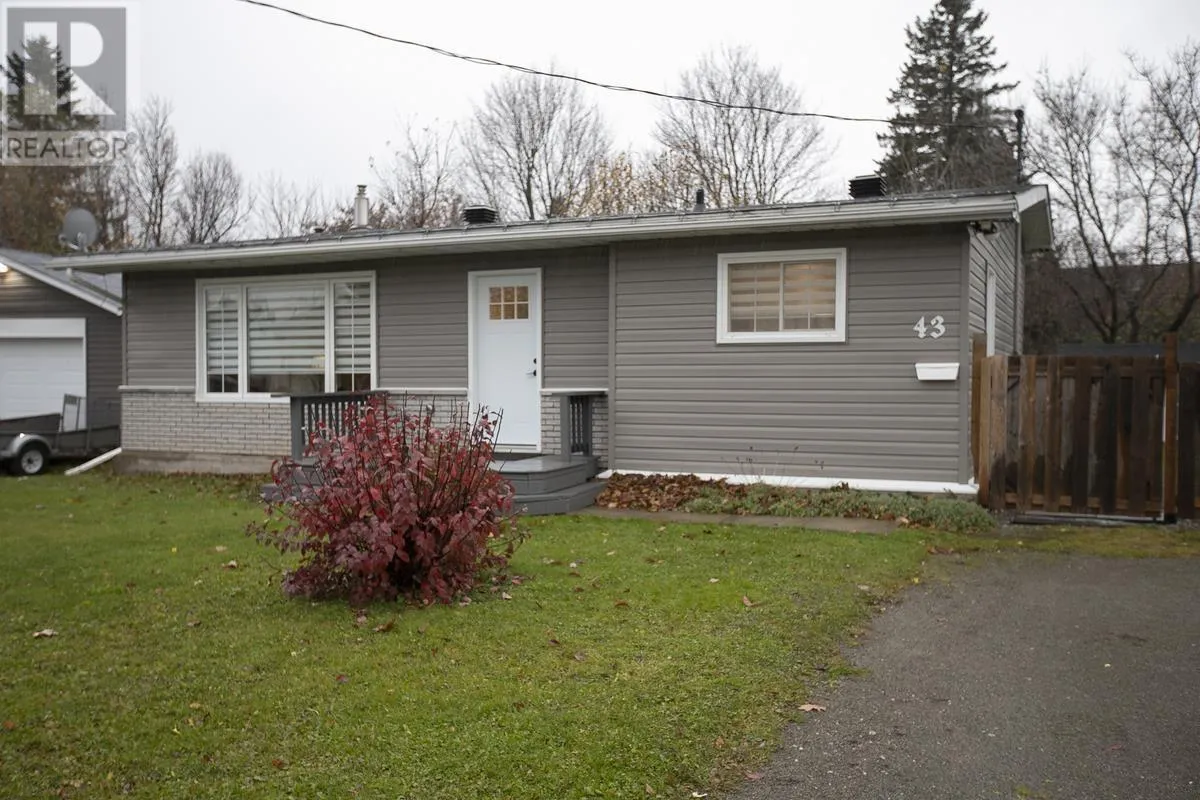 43 Nichol Ave, Sault Ste. Marie, Ontario P6C 4V3