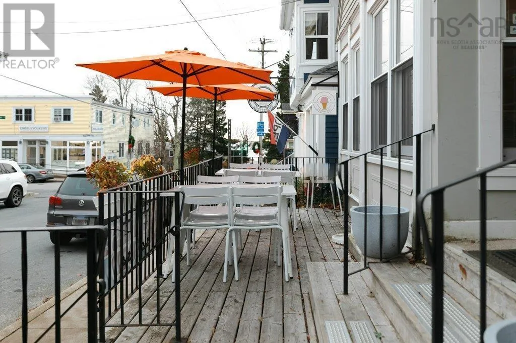 43 Queen Street, Chester, Nova Scotia B0J 1J0