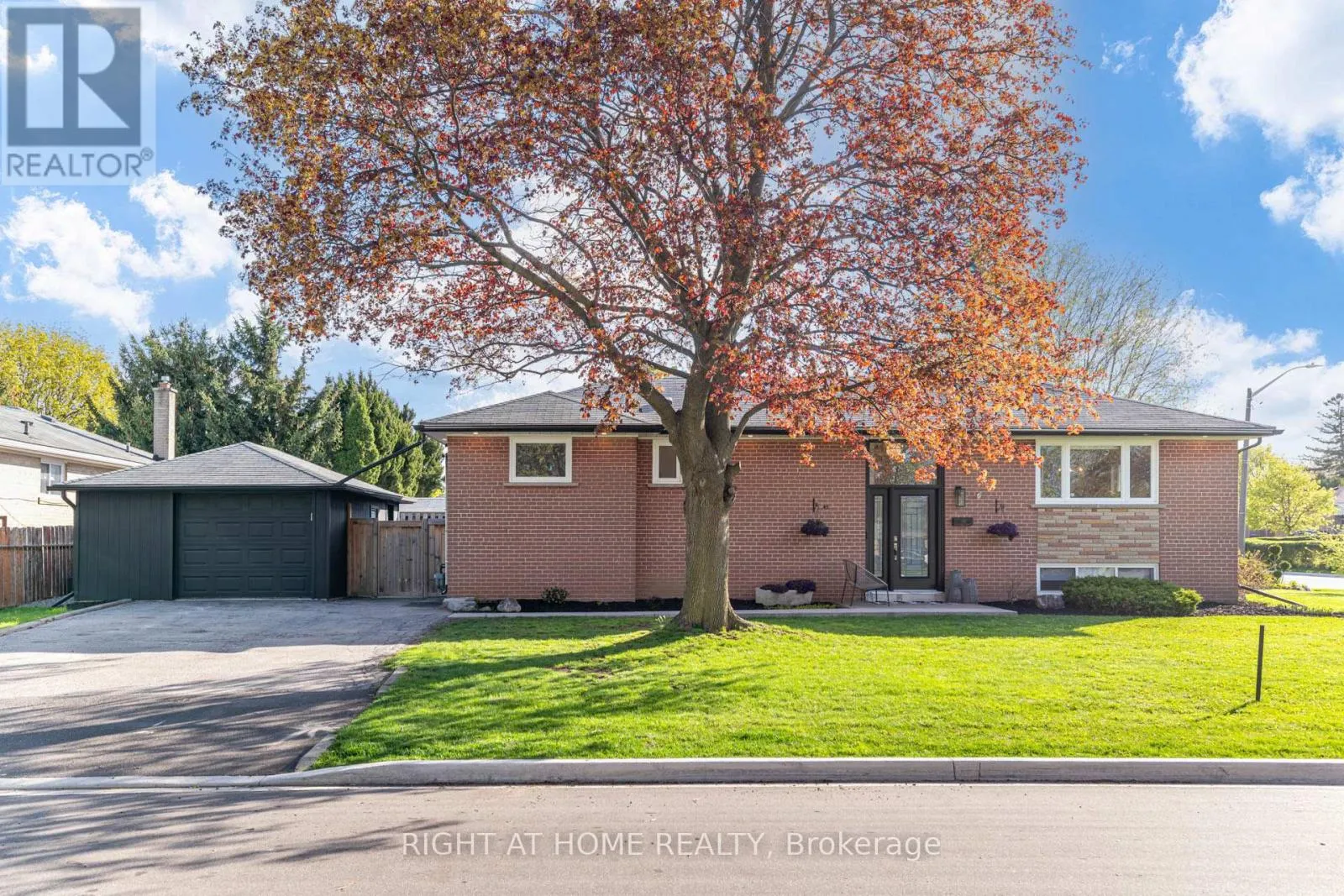 House for rent: 43 Sherwood Crescent, Brampton, Ontario L6X 2C9