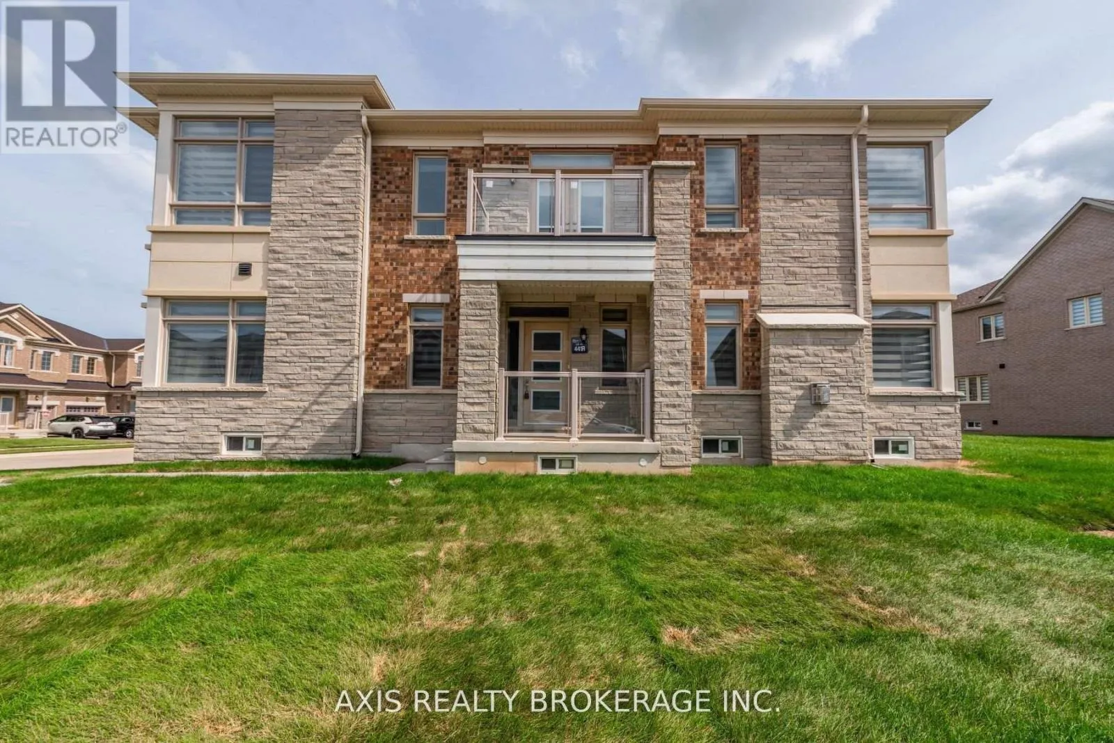 House for rent: 43 Silver Meadow Gardens, Hamilton, Ontario L8B 1Z4