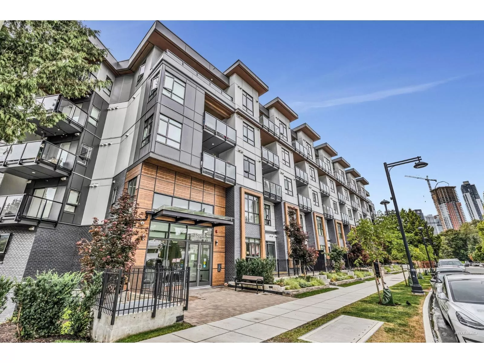 Apartment for rent: 430 13968 Laurel Drive, Surrey, British Columbia V3T 0S9