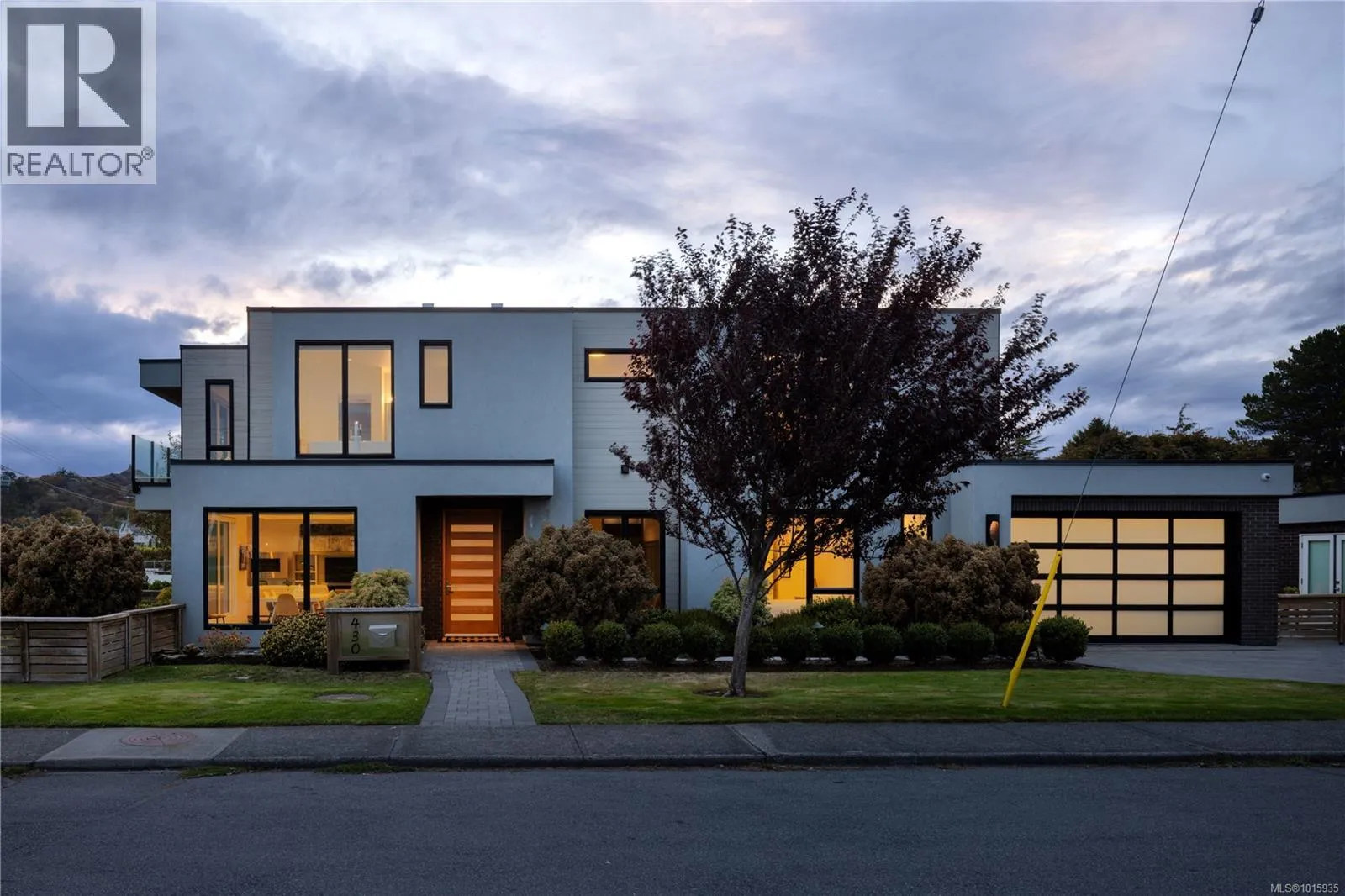 House for rent: 430 St. Patrick St, Oak Bay, British Columbia V8S 4X3