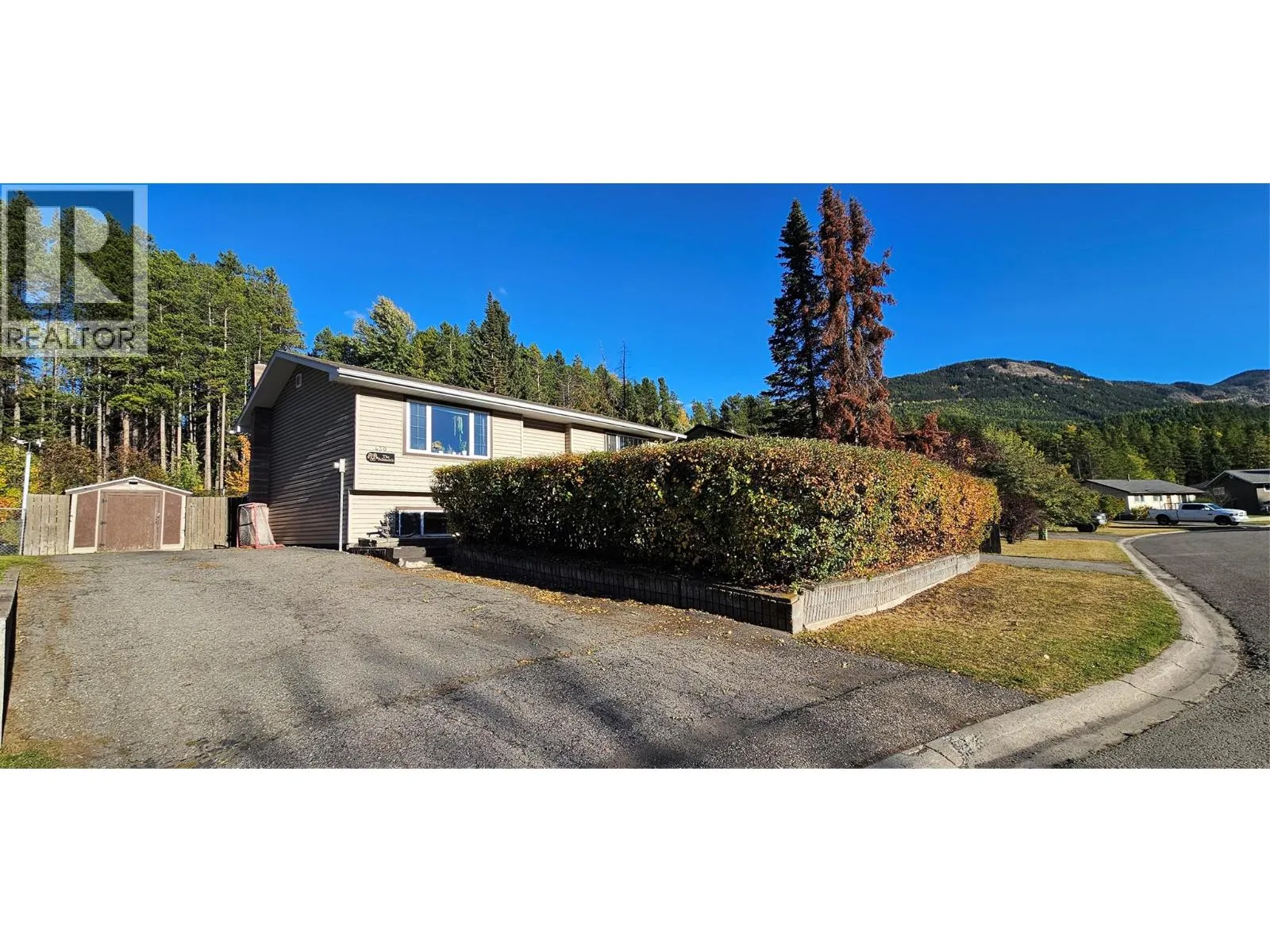 House for rent: 430 White Birch Crescent, Sparwood, British Columbia V0B 2G0