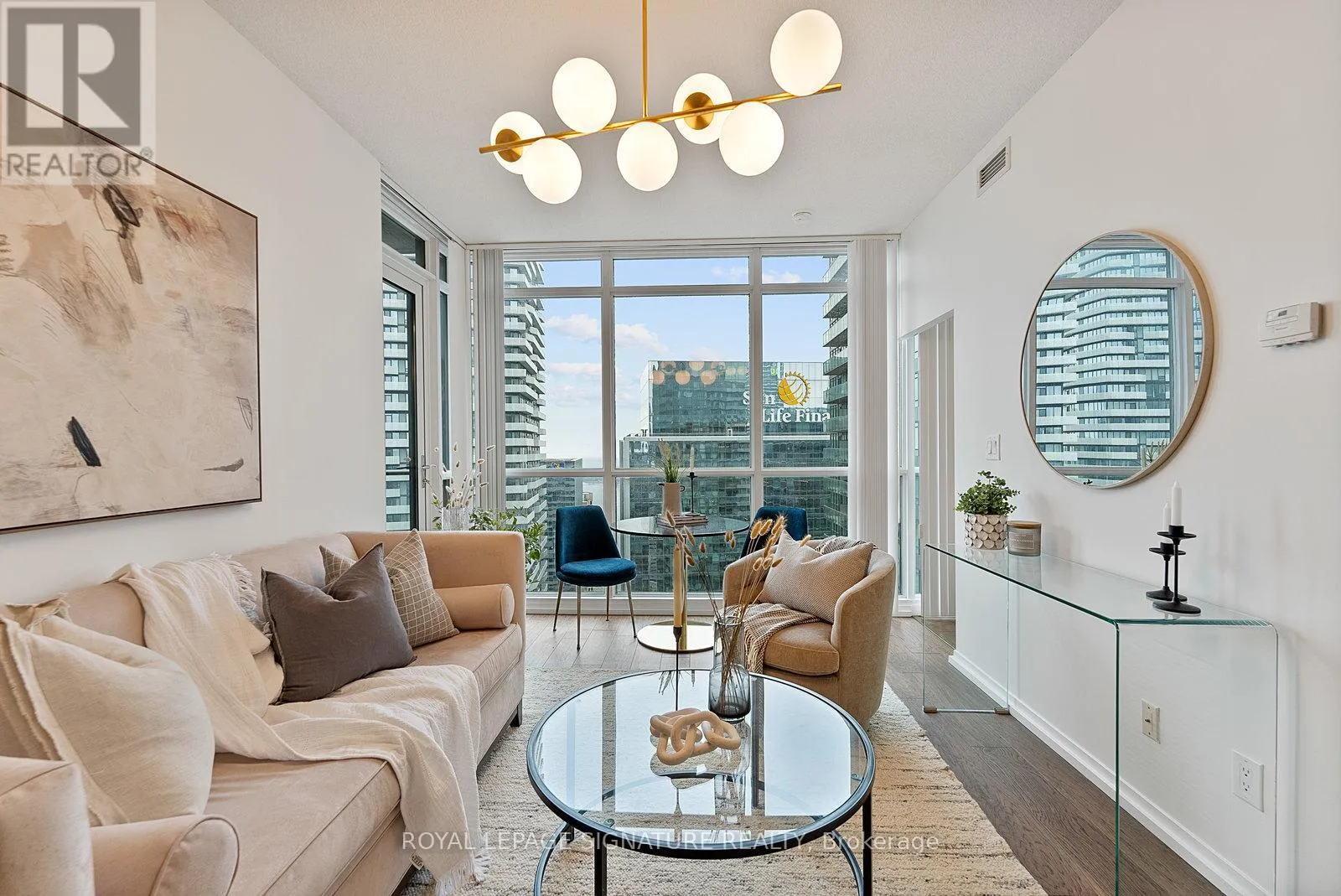 Apartment for rent: 4301 - 65 Bremner Boulevard, Toronto, Ontario M5J 0A7