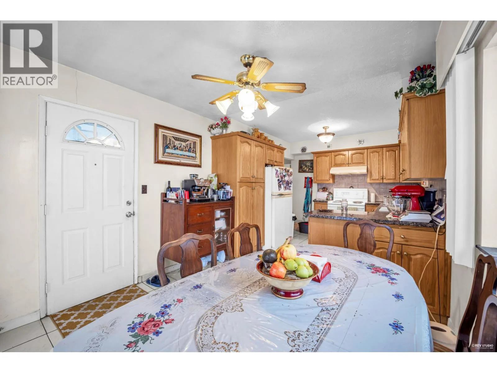 House for rent: 4307 Venables Street, Burnaby, British Columbia V5C 3A3