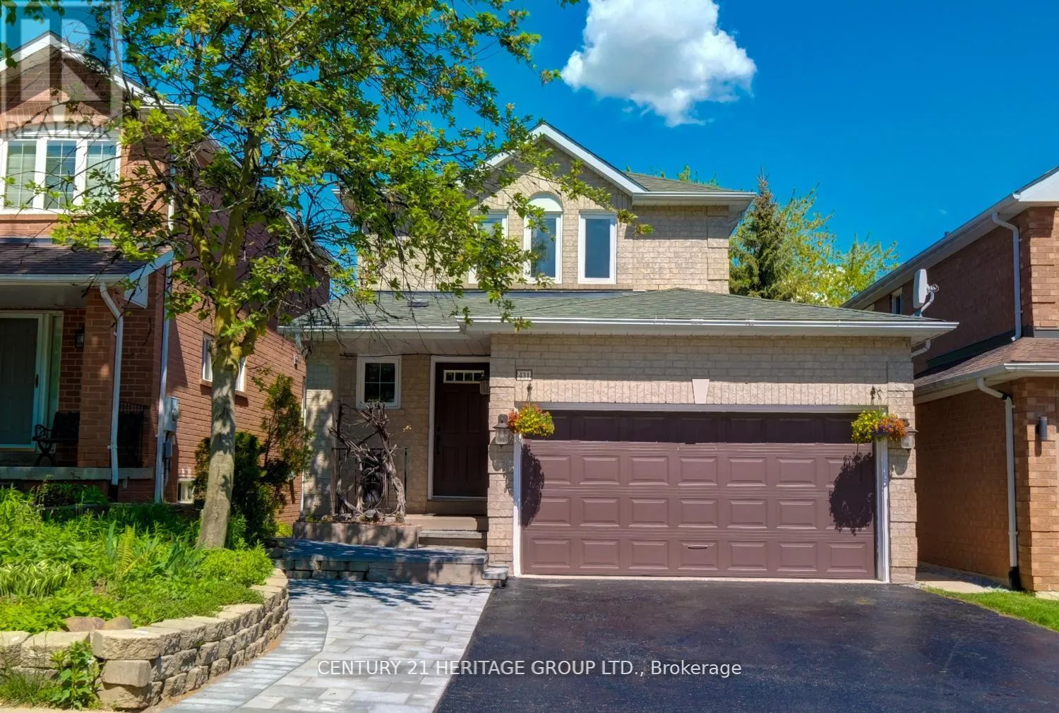 House for rent: 431 Carruthers Avenue, Newmarket, Ontario L3X 2C1