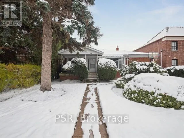 House for rent: 431 Glengrove Avenue, Toronto, Ontario M5N 1X3