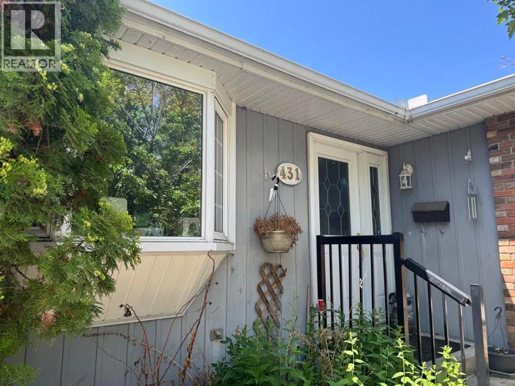 House for rent: 431 Queen Charlotte Drive Se, Calgary, Alberta t2w 4h2