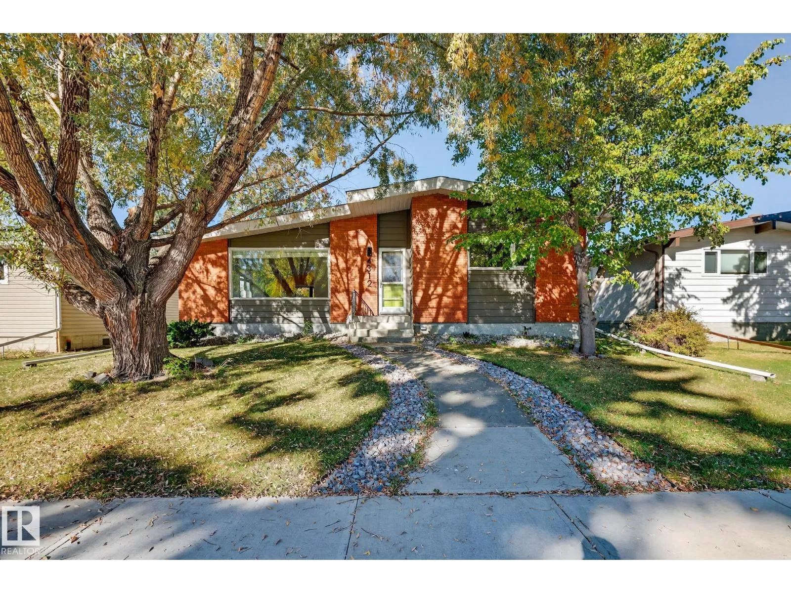 House for rent: 4312 117 St Nw, Edmonton, Alberta T6J 1T8