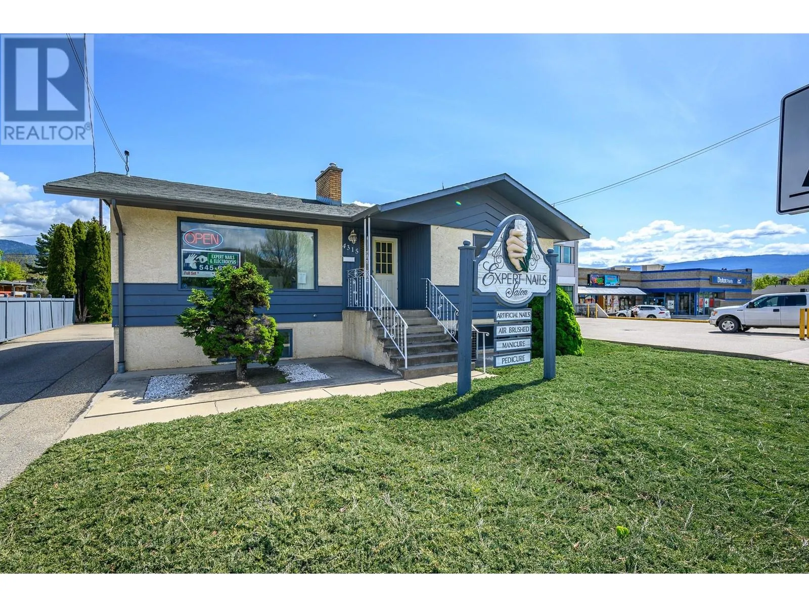 Residential Commercial Mix for rent: 4315 27 Street, Vernon, British Columbia V1T 3M4