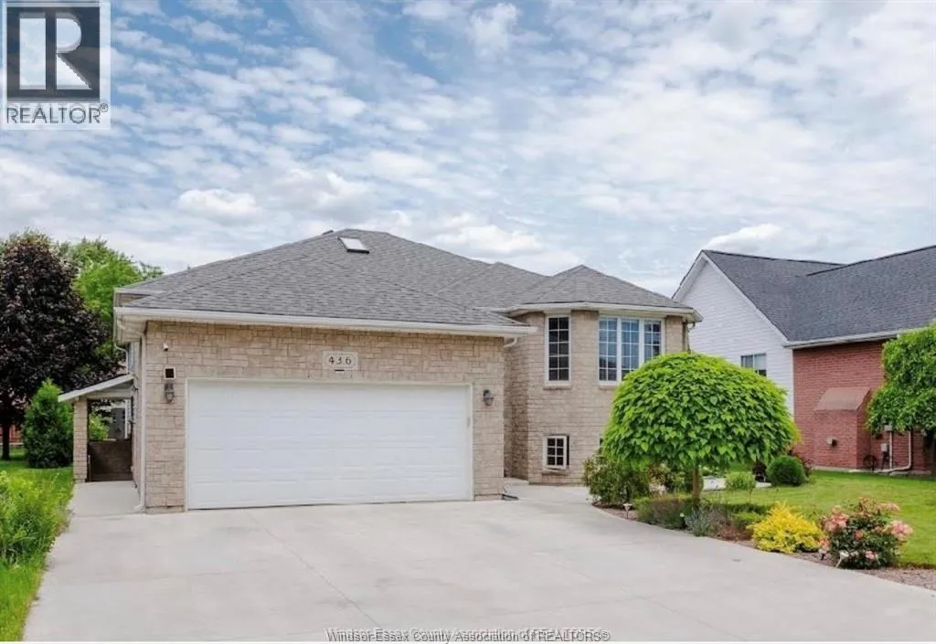 House for rent: 4316 Golfcourse Crescent Unit# Upper, Windsor, Ontario N9G 2P4