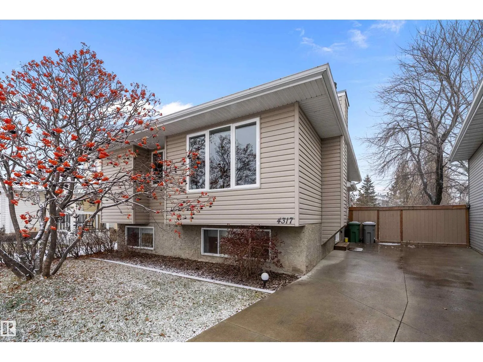 House for rent: 4317 44 St, Beaumont, Alberta T4X 1G8