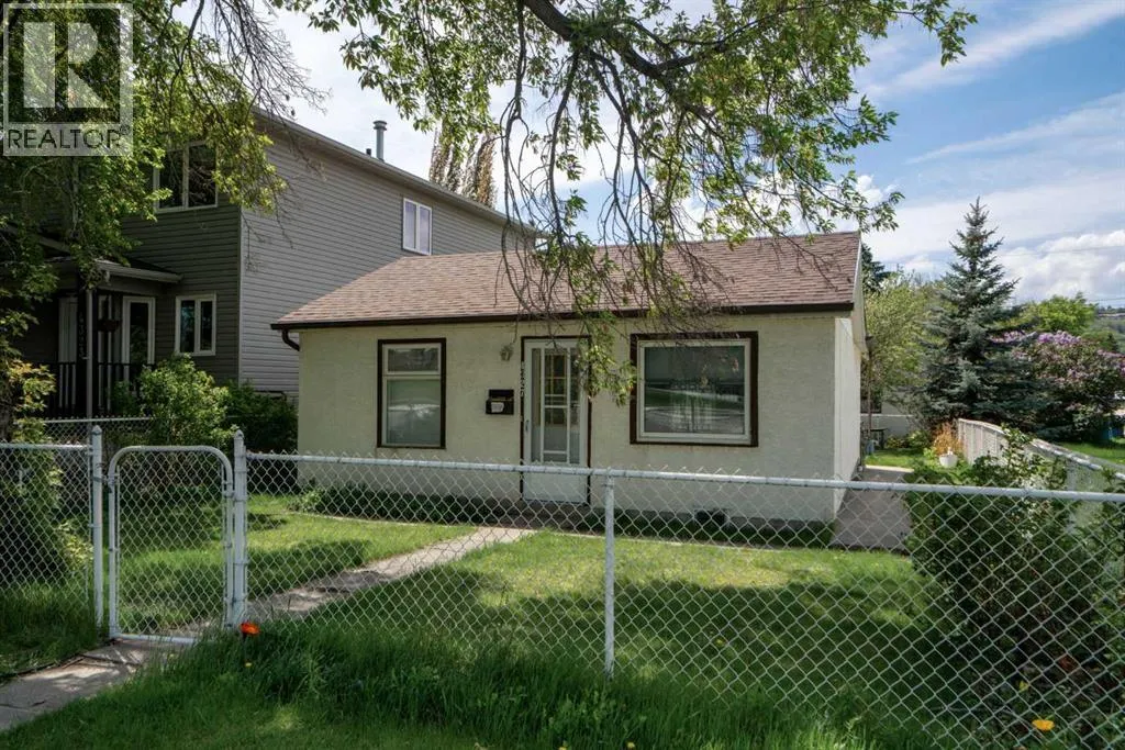 House for rent: 4327 20 Avenue Nw, Calgary, Alberta T3B 0T4