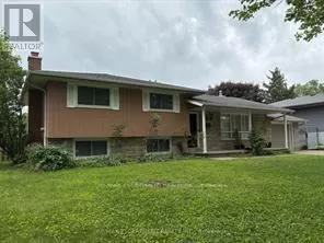 House for rent: 4327 Mitchell Avenue, Niagara Falls, Ontario L2E 6R4