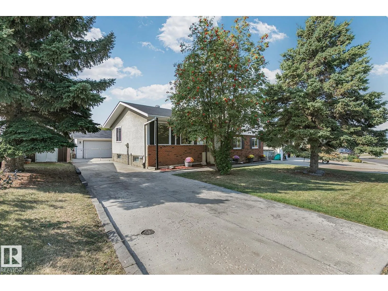 House for rent: 4328 79 St Nw, Edmonton, Alberta T6K 0Y8