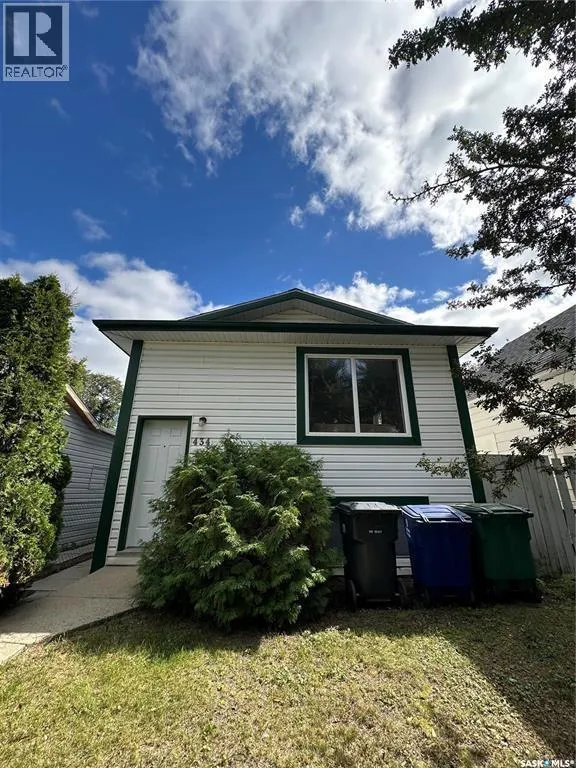 House for rent: 434 R Avenue S, Saskatoon, Saskatchewan S7M 2Z5