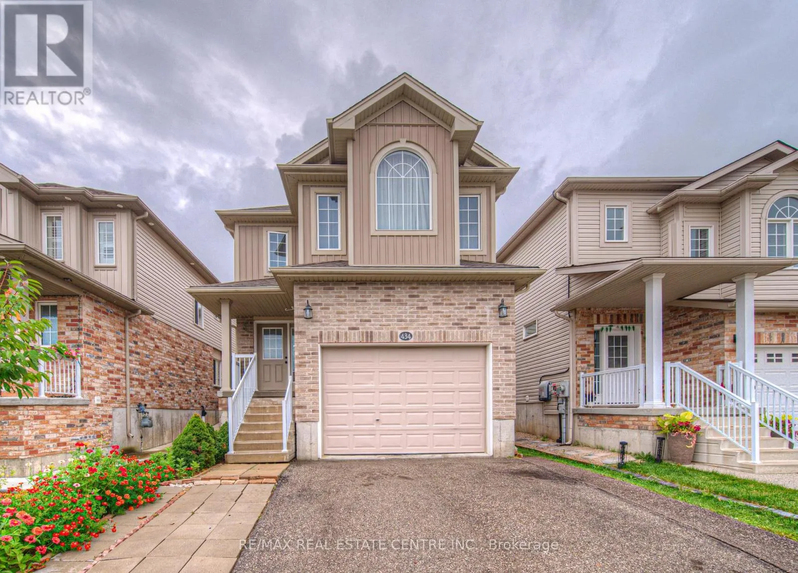 House for rent: 434 Woodbine Avenue, Kitchener, Ontario N2R 0A6