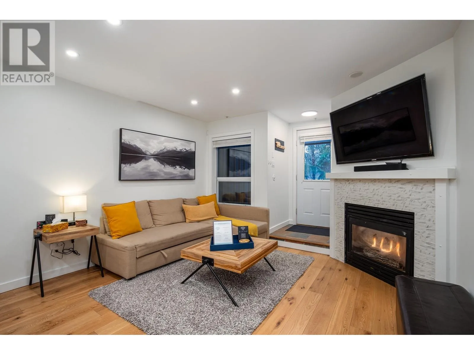 Row / Townhouse for rent: 43-43a 4388 Northlands Boulevard, Whistler, British Columbia V8E 1C6