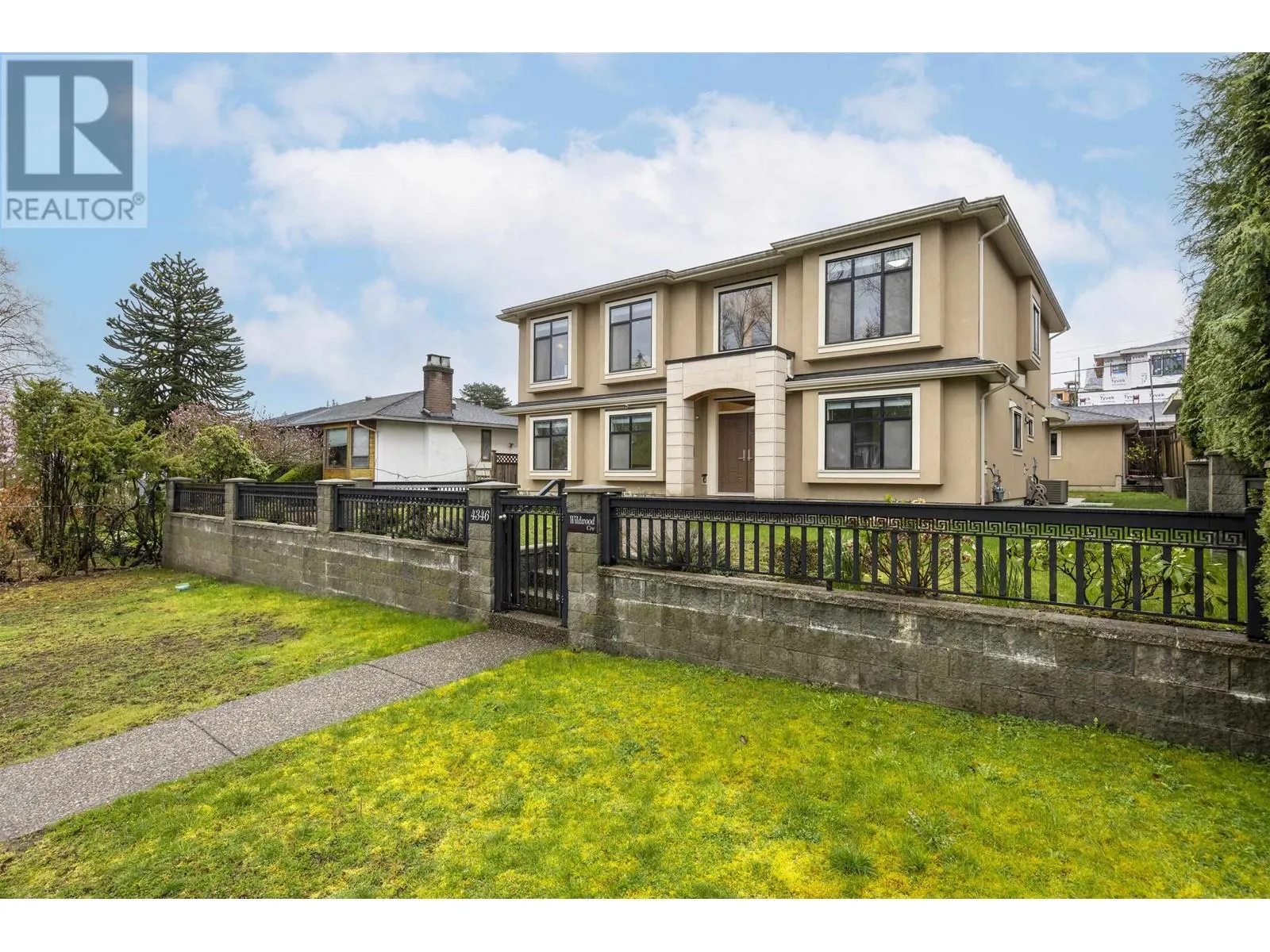 House for rent: 4346 Wildwood Crescent, Burnaby, British Columbia V5G 2M4