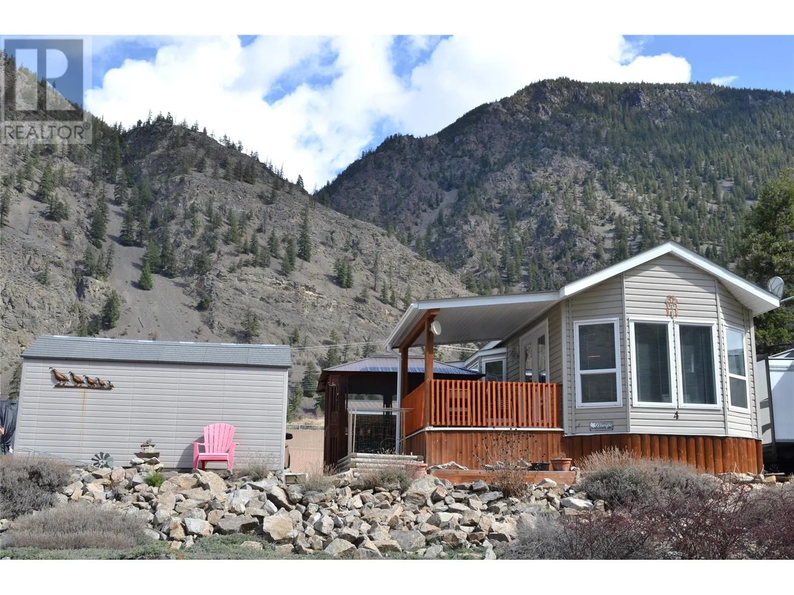 Park Model Mobile Home for rent: 4354 Hwy 3 Highway Unit# 4, Keremeos, British Columbia V0X 1N1