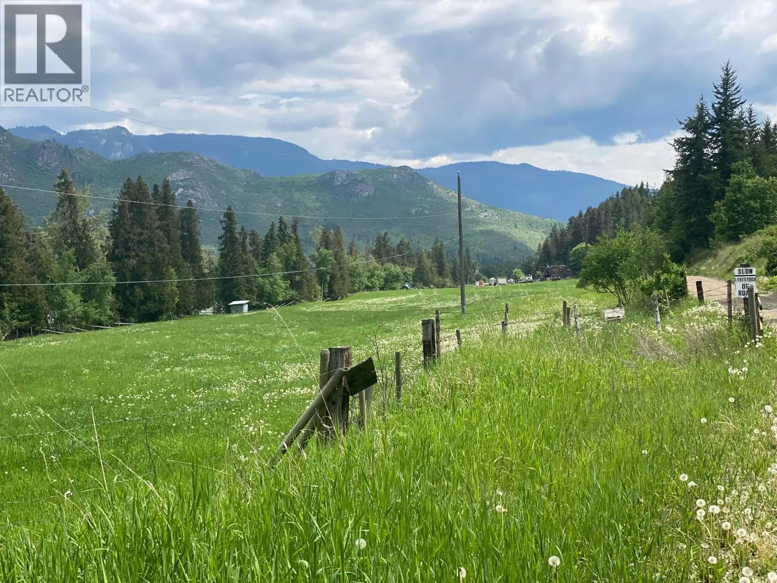 House for rent: 4357 Peterson Betts Road, Barriere, British Columbia V0E 1E0