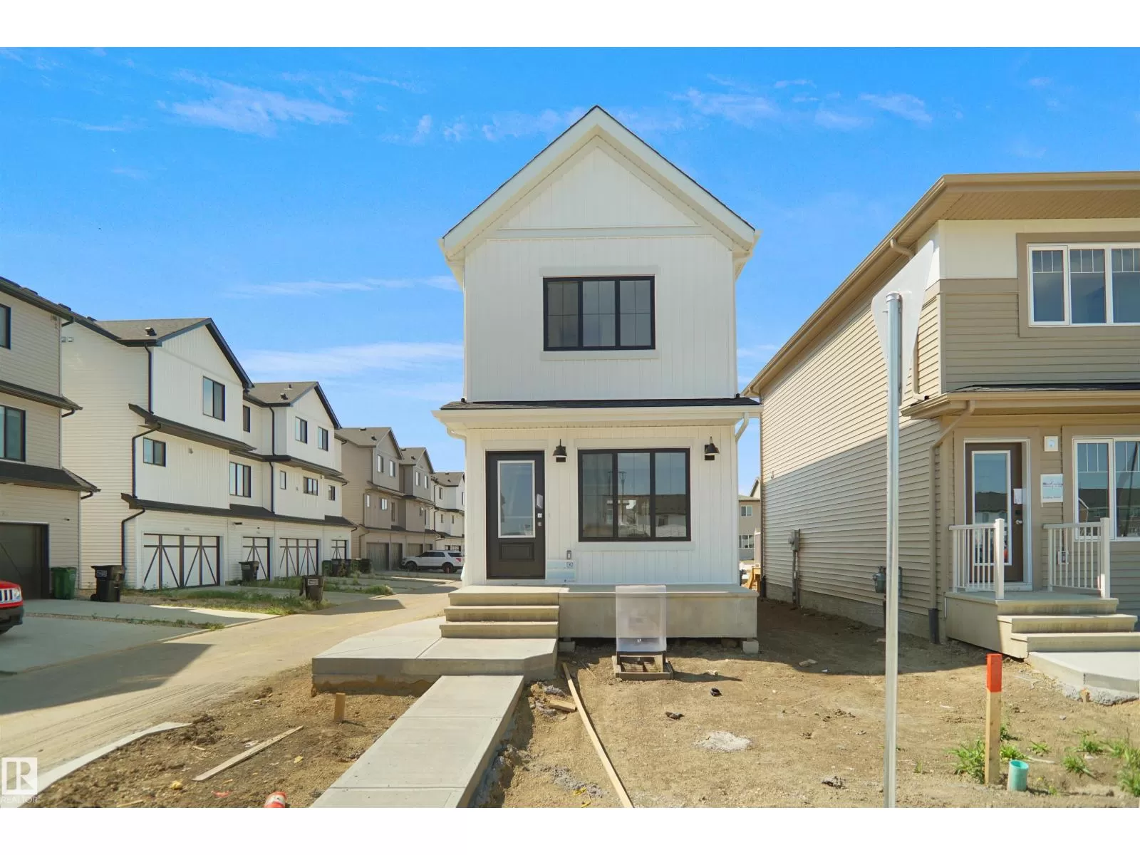 House for rent: 4362 Kinglet Dr Nw, Edmonton, Alberta T5S 0T1